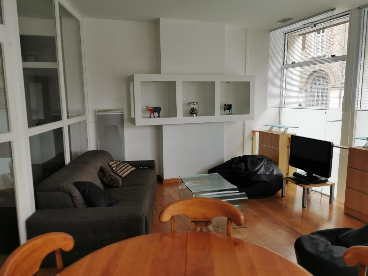 Aux Pieds Du Chateau Apartment Турнон-сюр-Рон Екстериор снимка