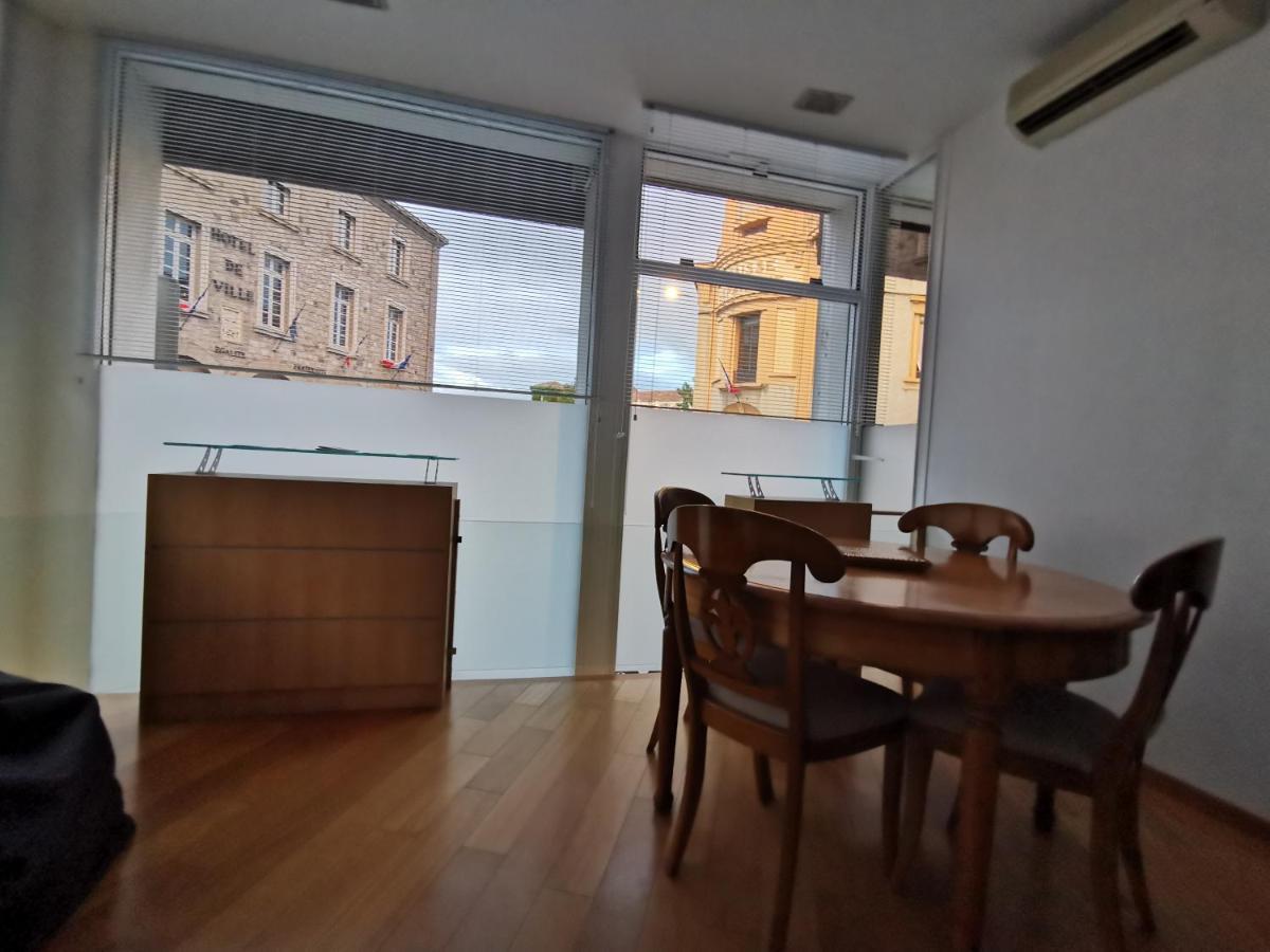 Aux Pieds Du Chateau Apartment Турнон-сюр-Рон Екстериор снимка