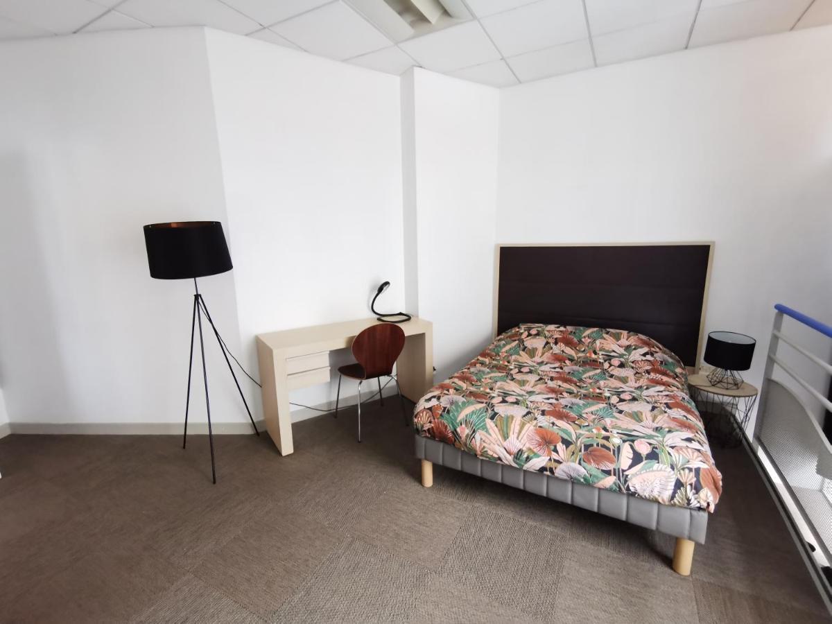 Aux Pieds Du Chateau Apartment Турнон-сюр-Рон Екстериор снимка